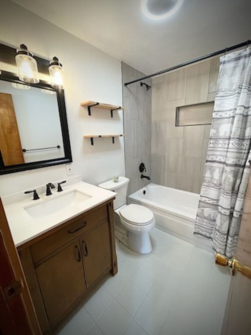 Big Bear Lake House: 609 Elysian Blvd