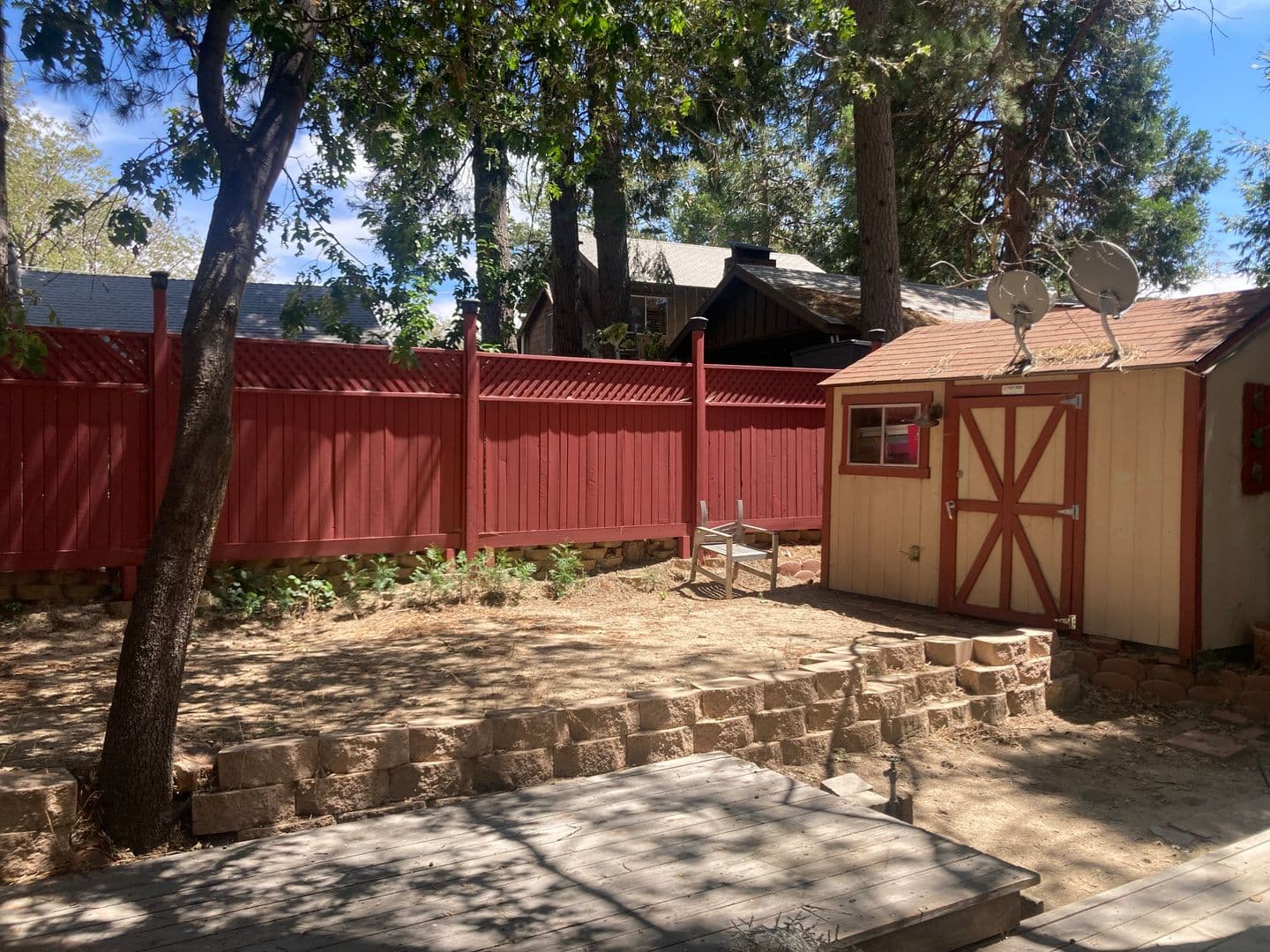 Cedar Glen House: 143 Western Dr