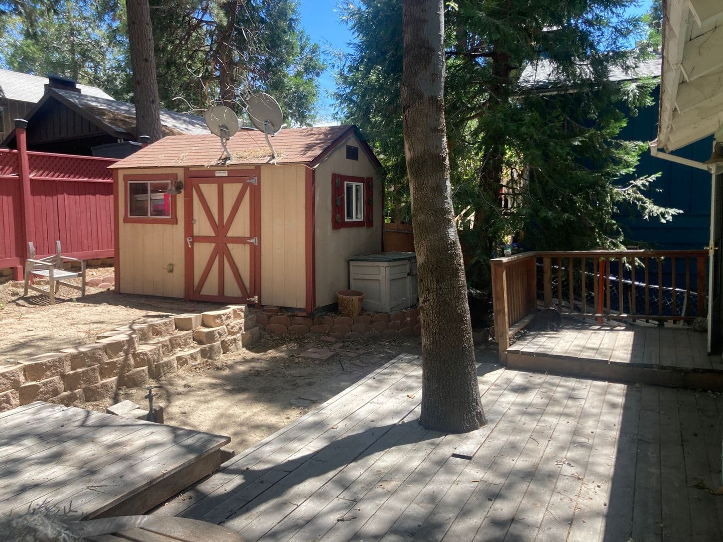 Cedar Glen House: 143 Western Dr