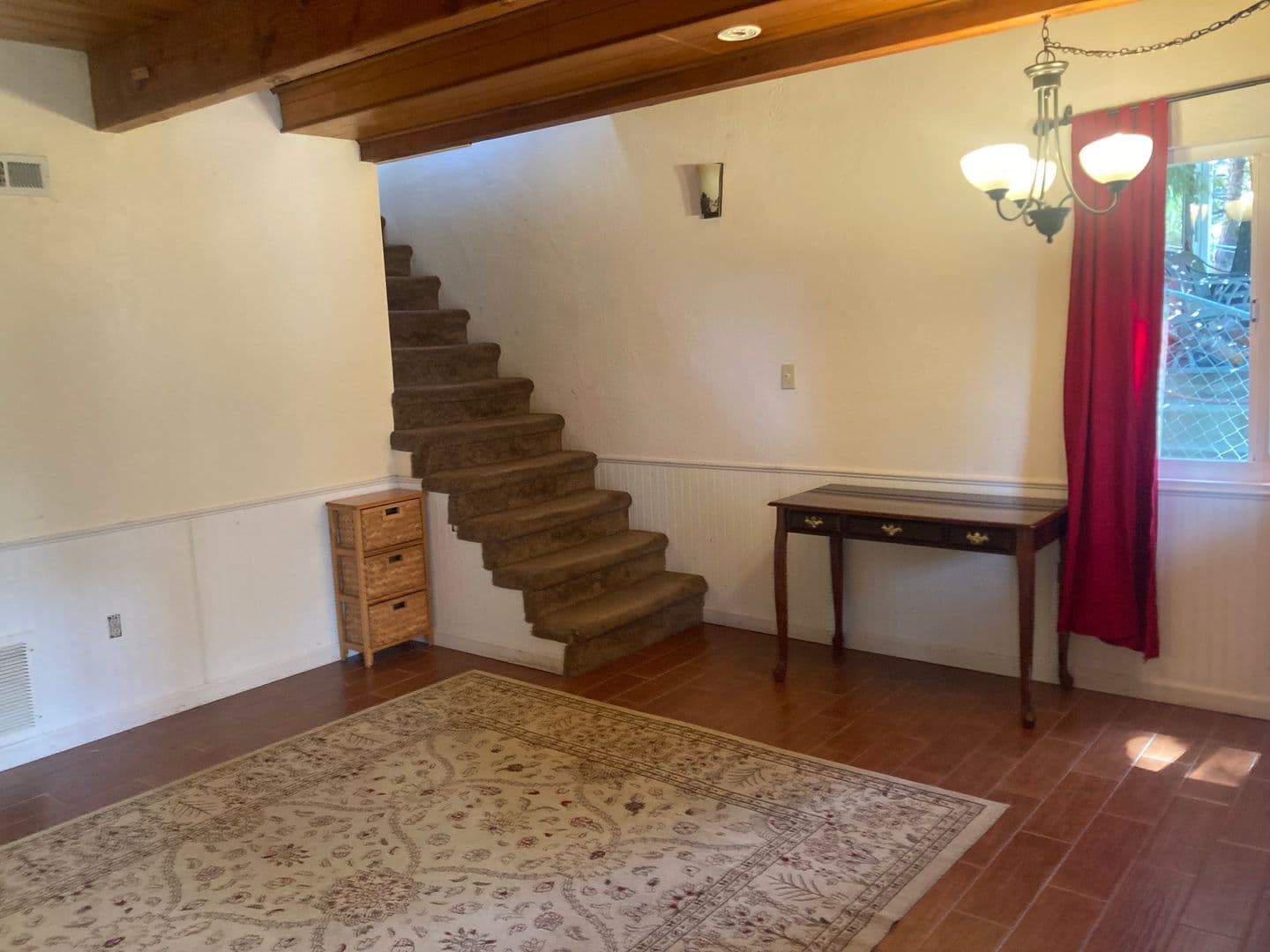 Cedar Glen House: 143 Western Dr