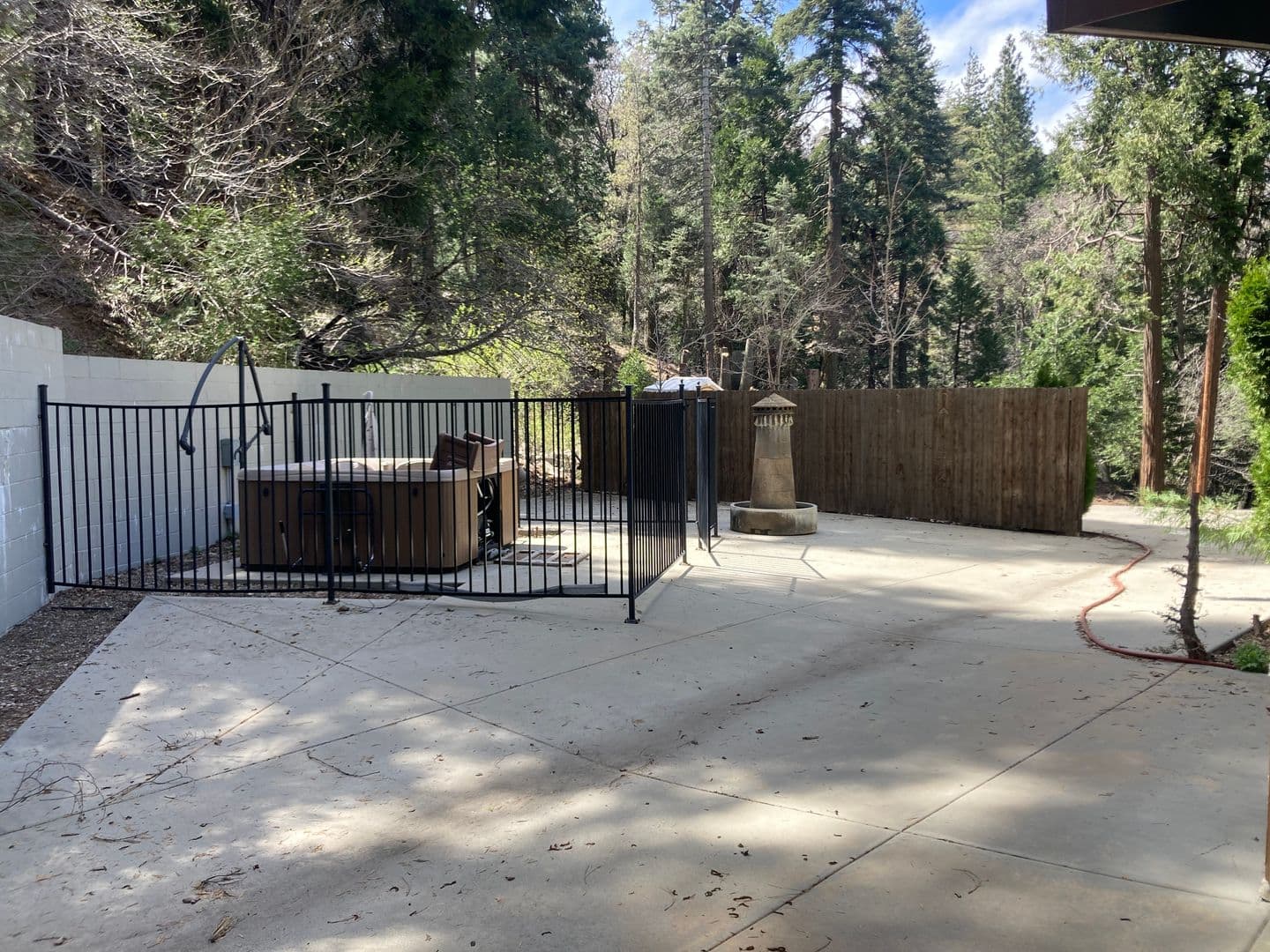 Lake Arrowhead House: 341 State Hwy 173