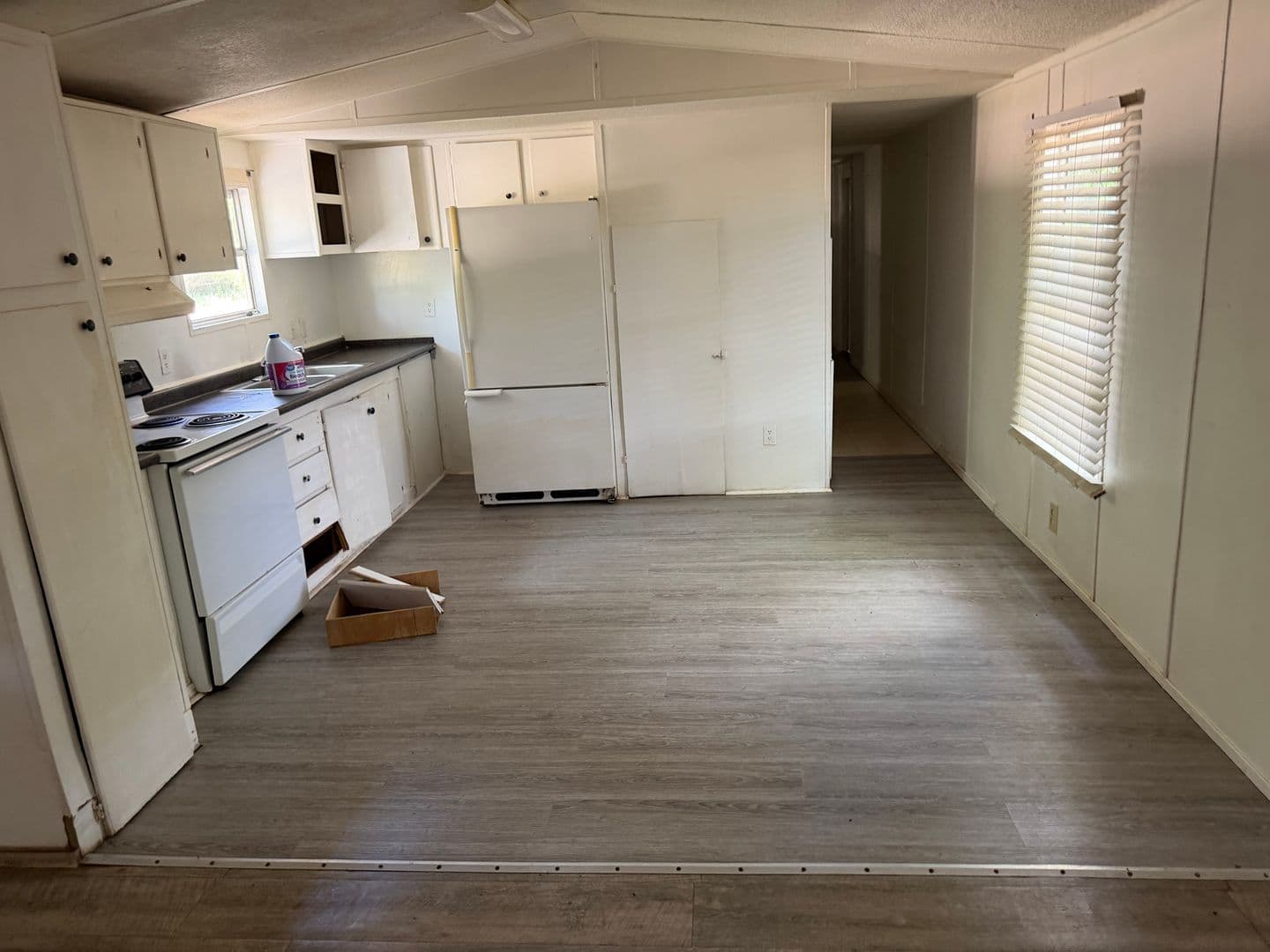 Irvington House: 12321 Lloyd Rd Lot 8