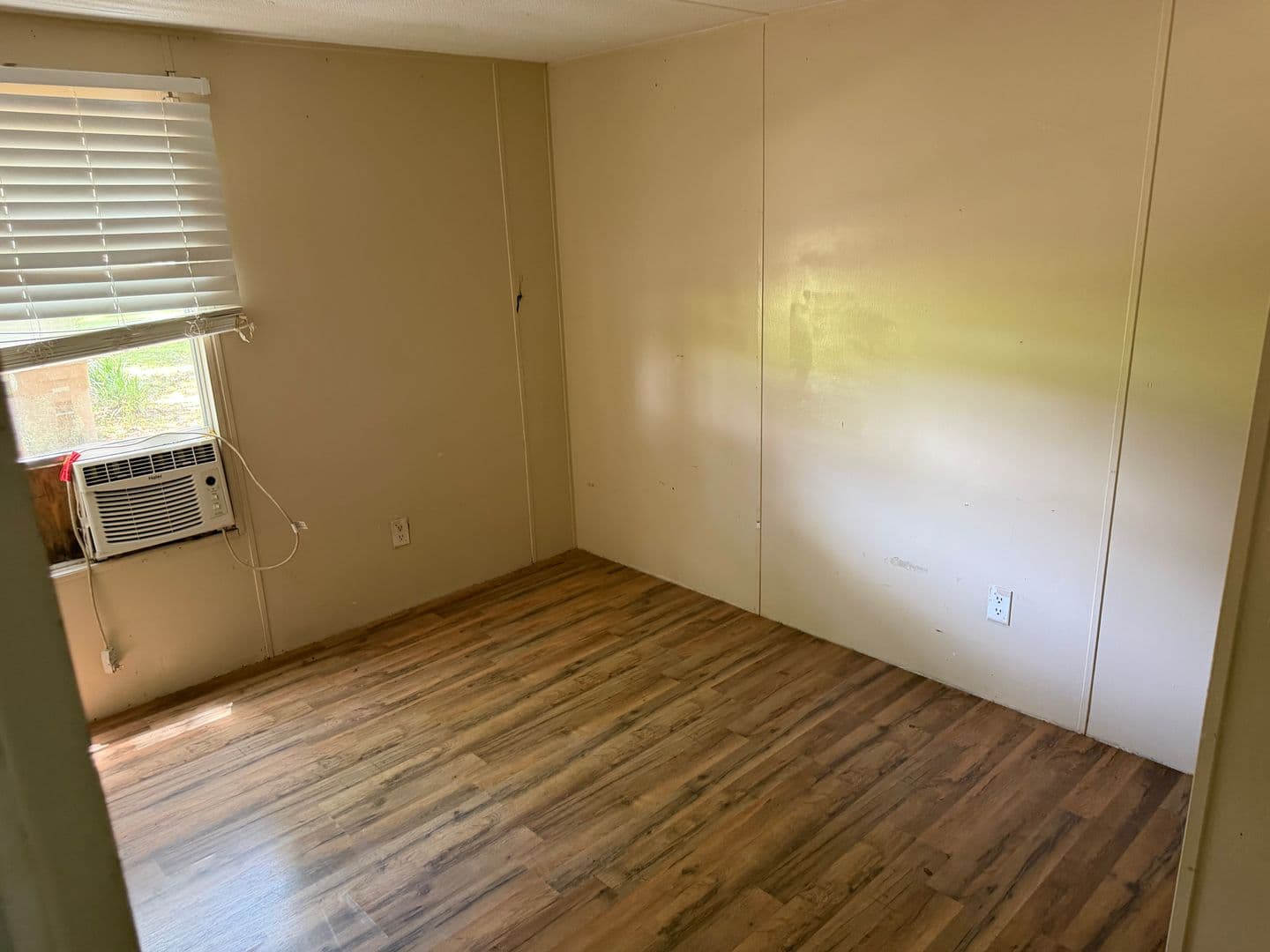 Irvington House: 12321 Lloyd Rd Lot 8