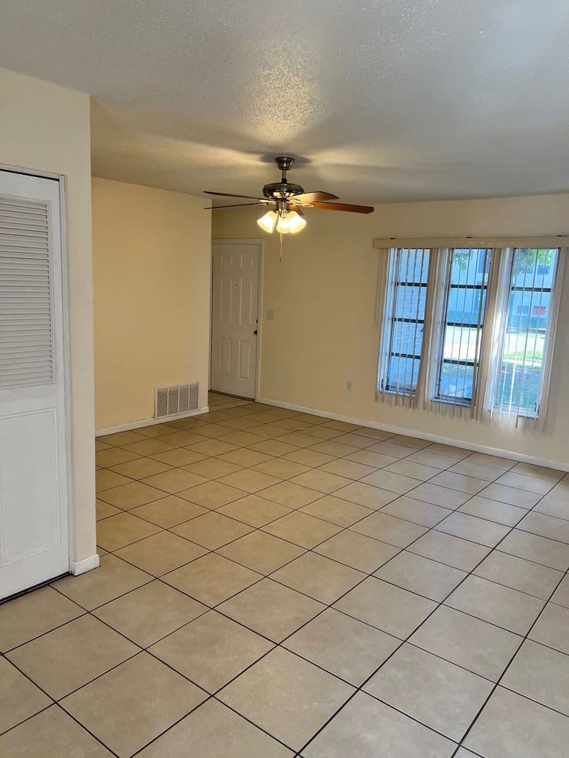 Port Charlotte Condo: 21306 Stillwater Ave