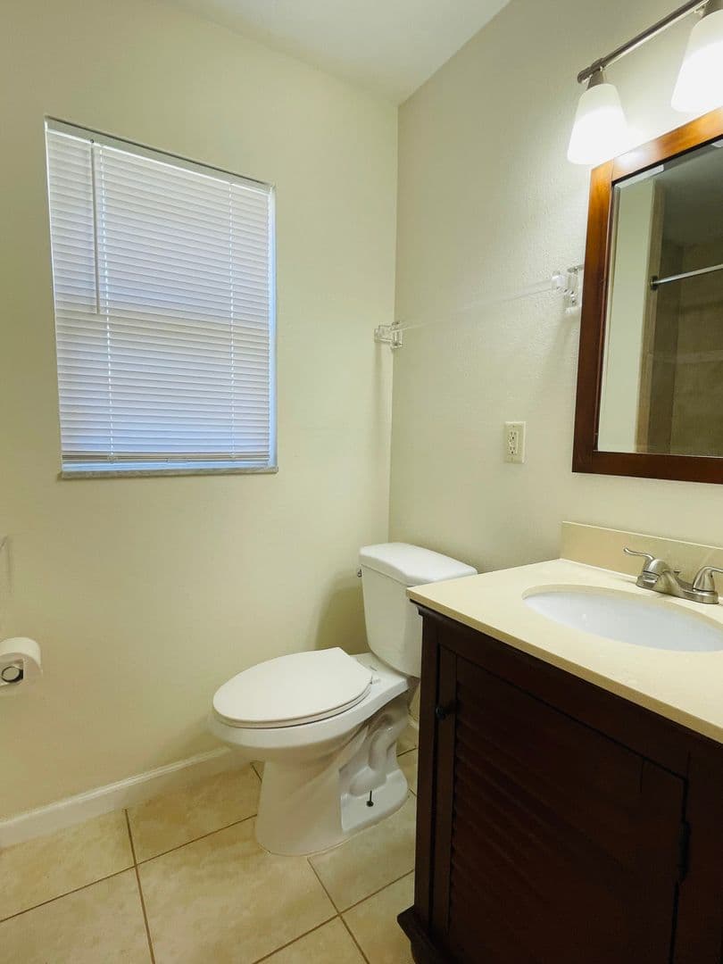 Port Charlotte House: 1506 Dewitt Street