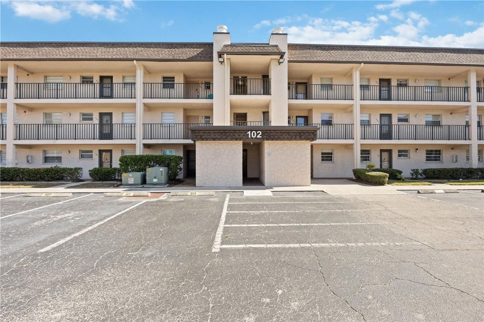 Venice House: 102 Capri Isles Blvd #106