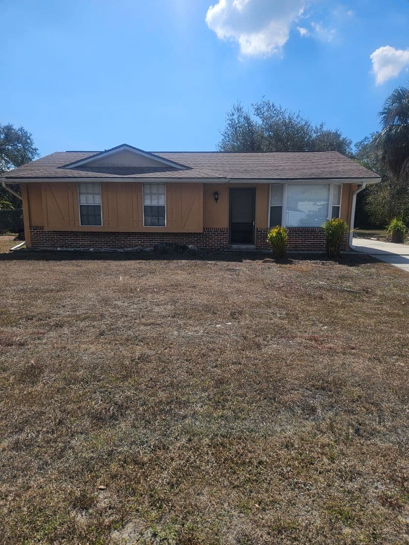 Port Charlotte House: 1225 Armsdale Avenue