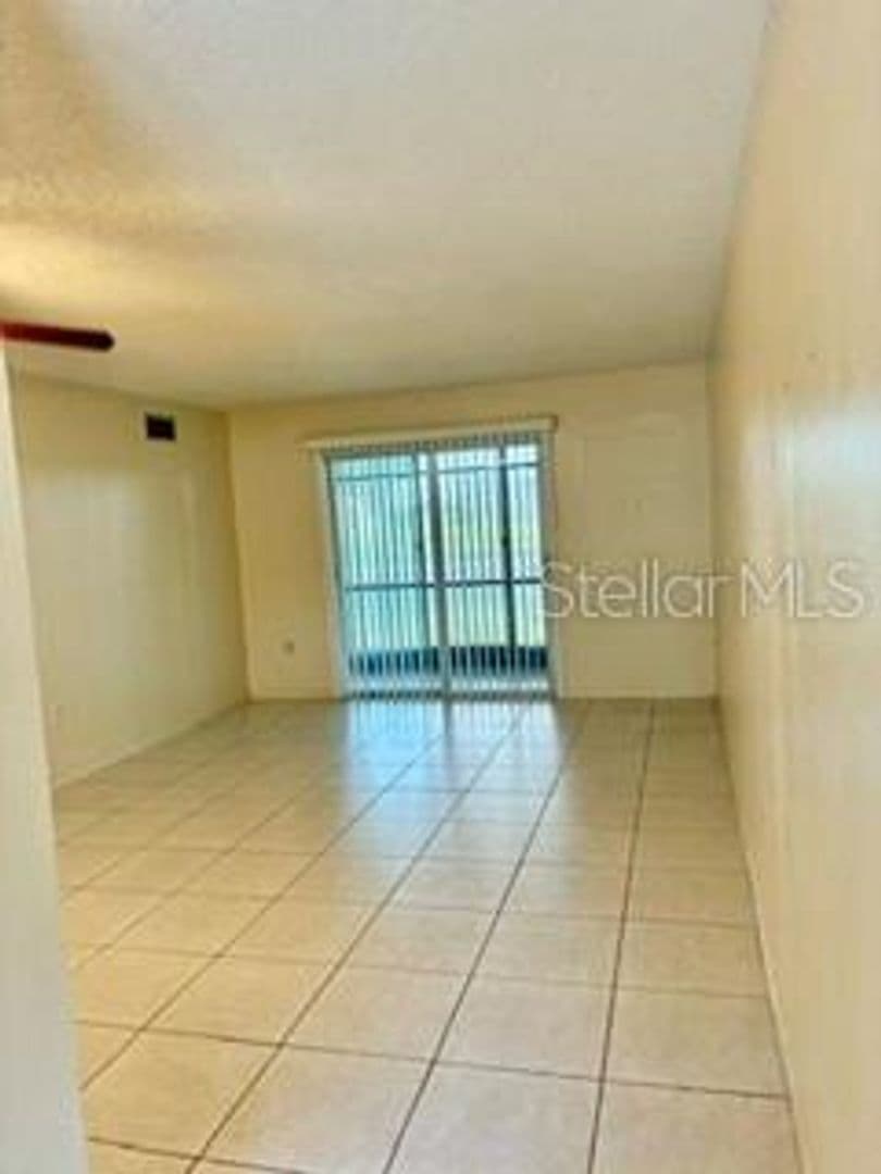 Venice House: 211 Airport Avenue, Unit 111
