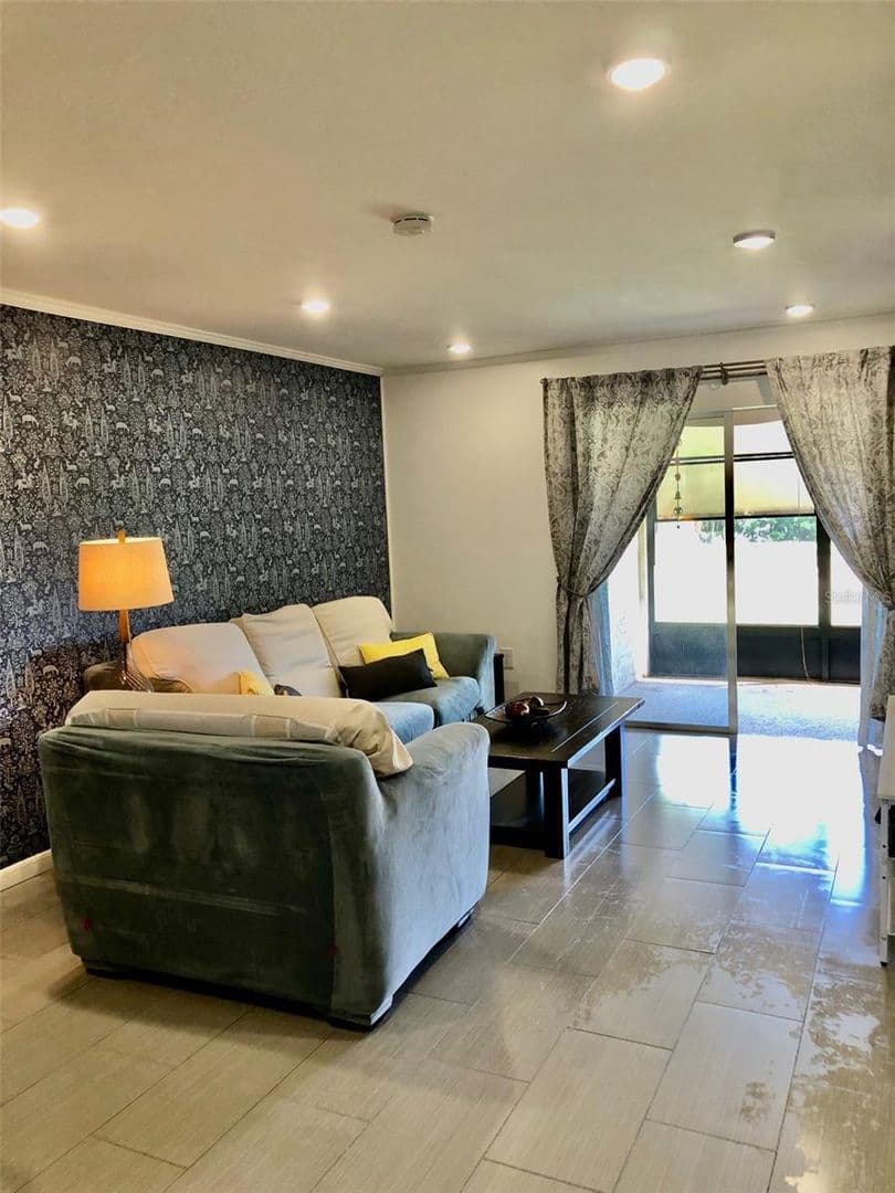 Venice House: 102 Capri Isles Blvd #106