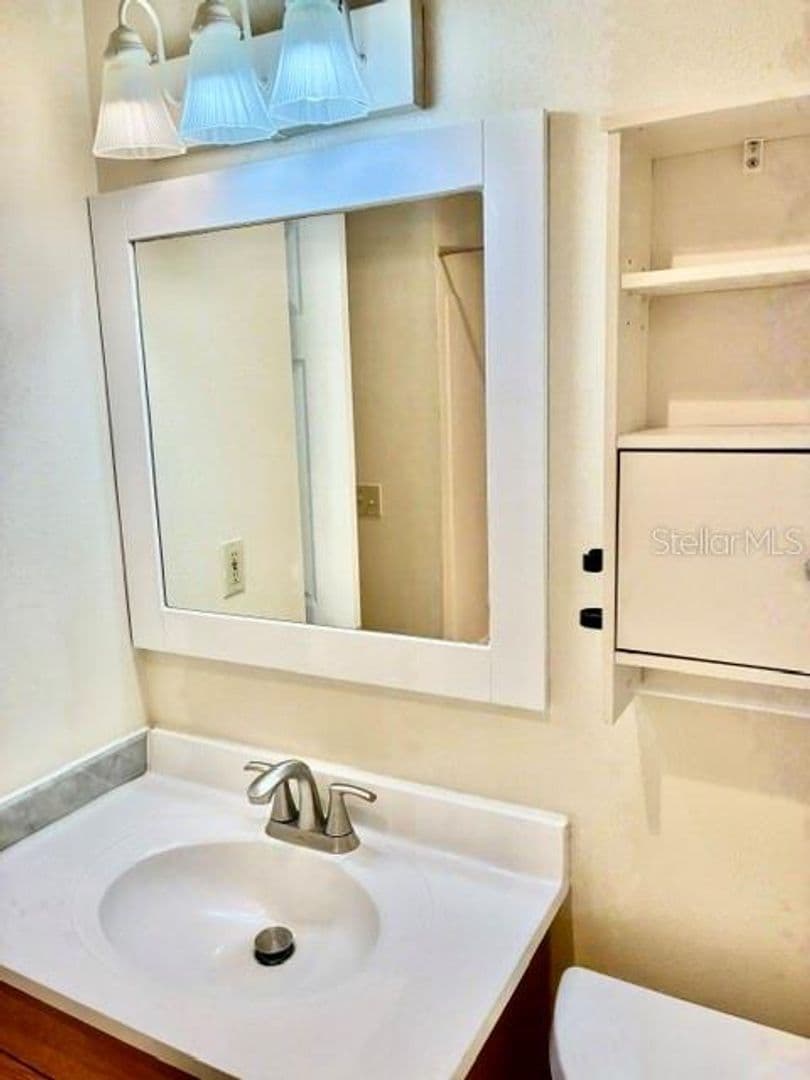 Venice House: 211 Airport Avenue, Unit 111
