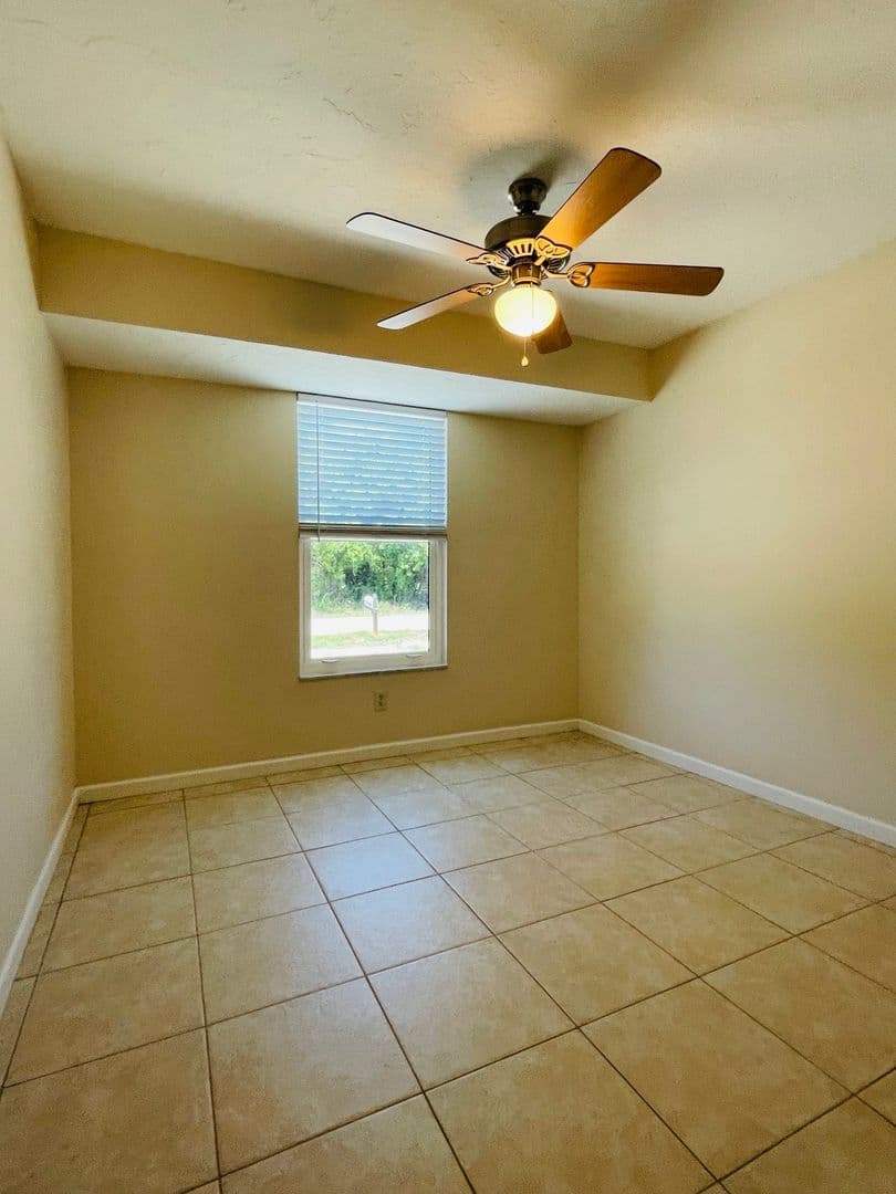 Port Charlotte House: 1506 Dewitt Street