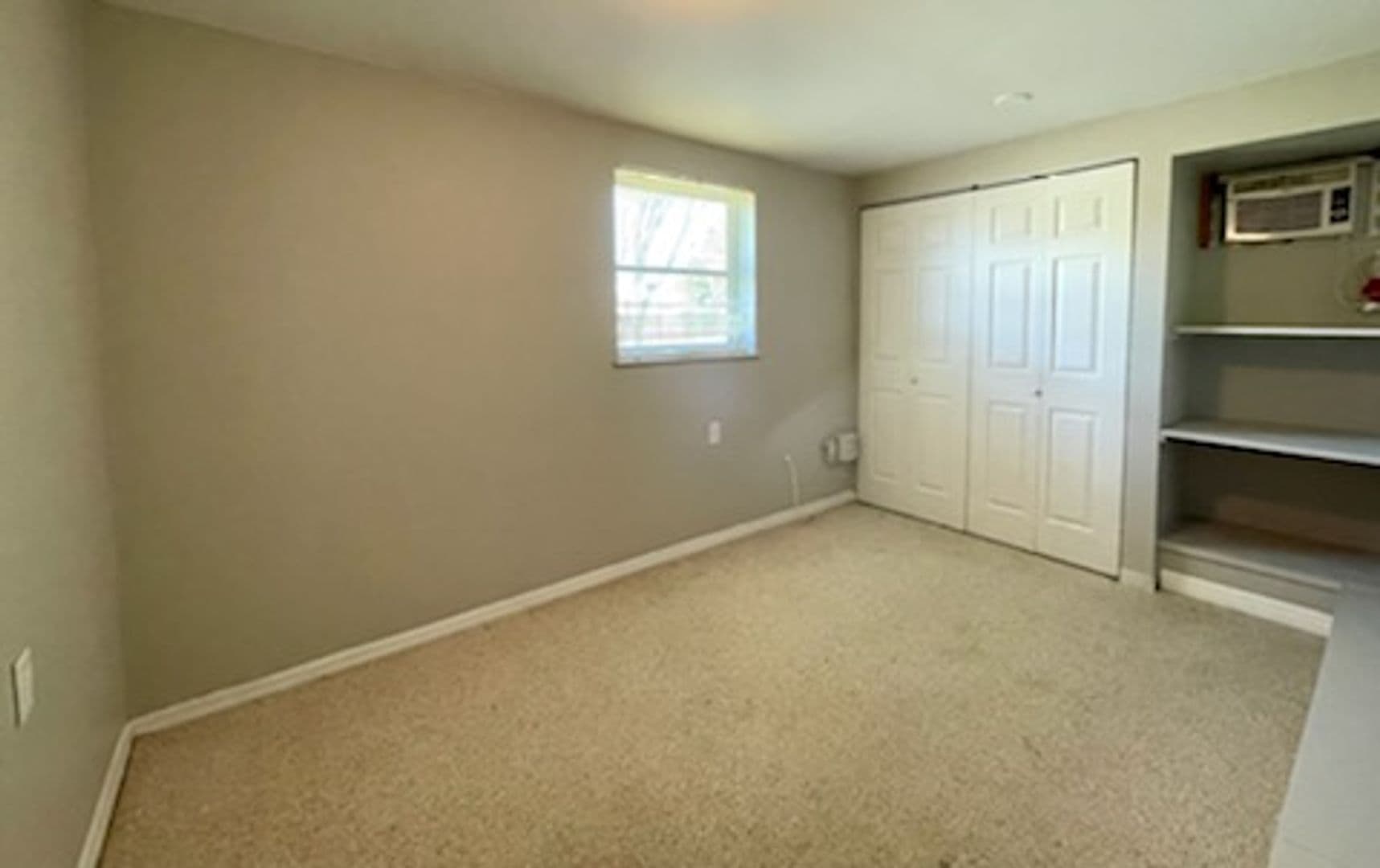 Venice House: 361 Sea Grape Road