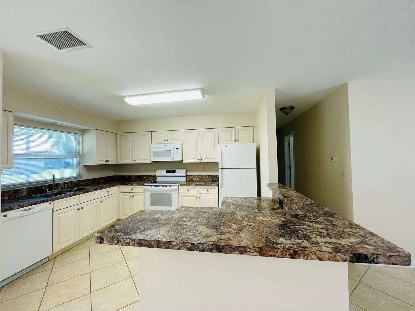 Port Charlotte House: 1506 Dewitt Street
