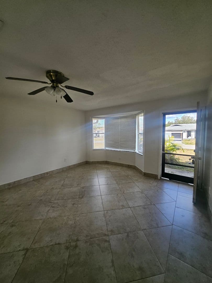 Port Charlotte House: 1225 Armsdale Avenue
