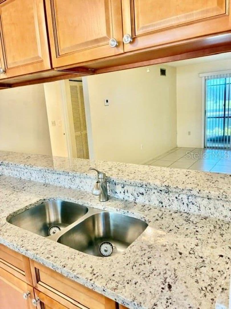 Venice House: 211 Airport Avenue, Unit 111