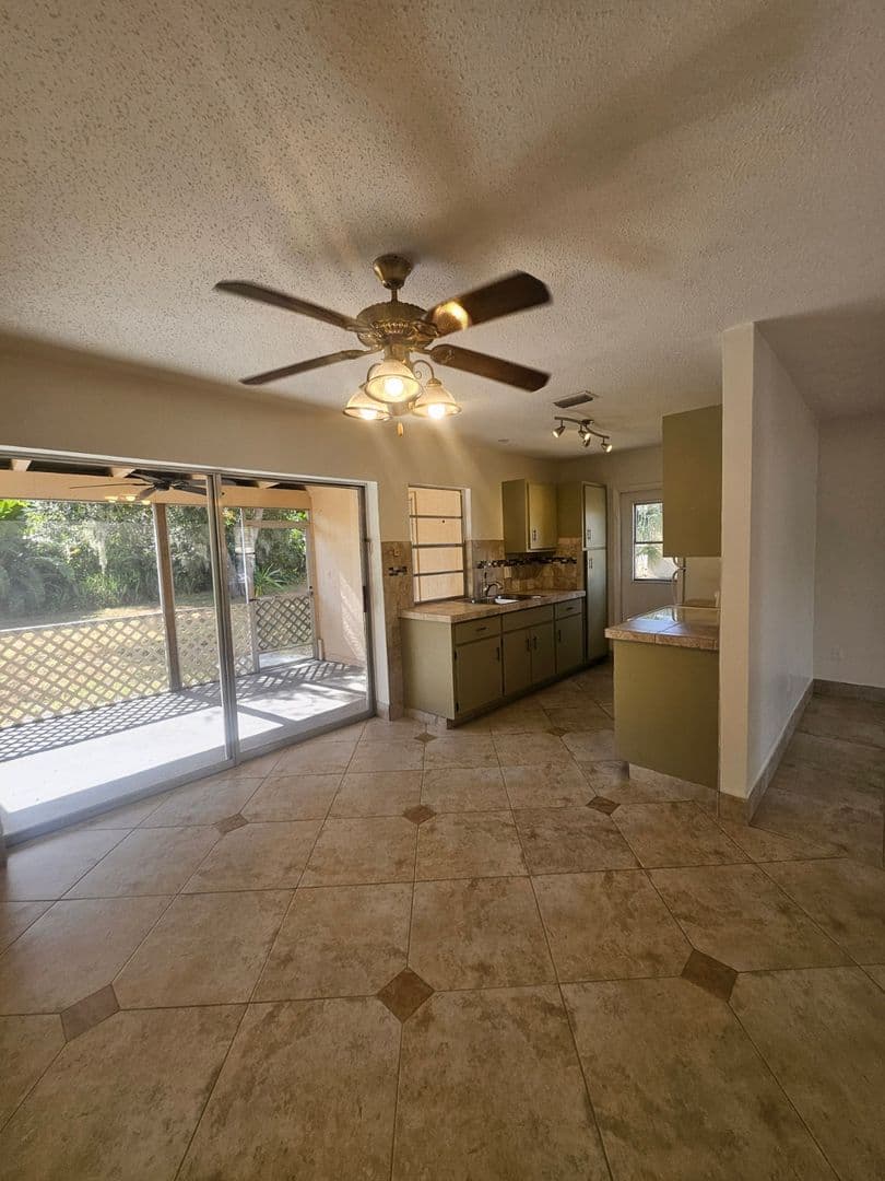 Port Charlotte House: 1225 Armsdale Avenue