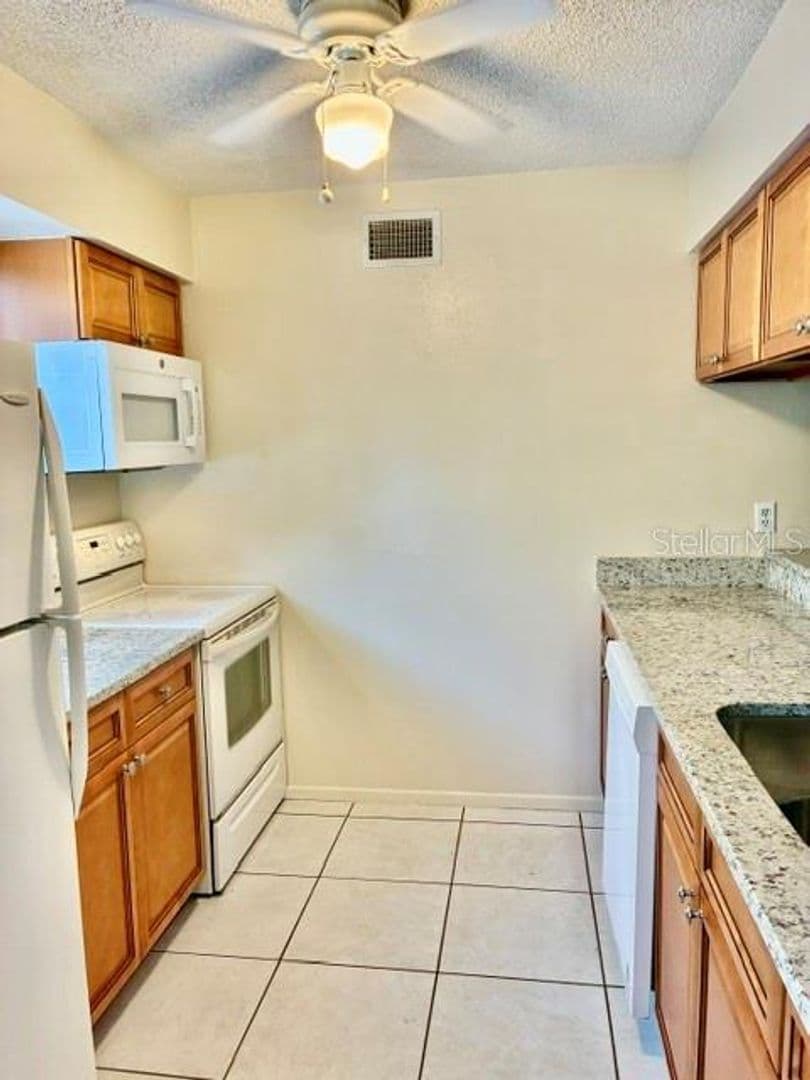Venice House: 211 Airport Avenue, Unit 111