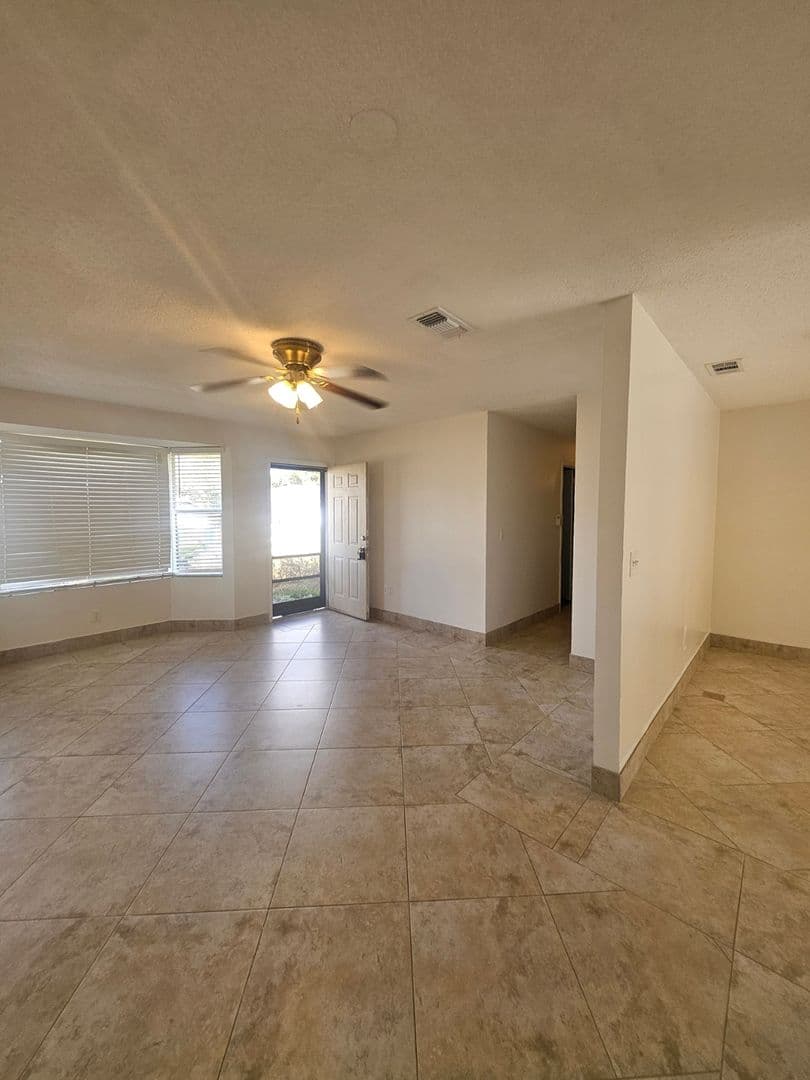 Port Charlotte House: 1225 Armsdale Avenue