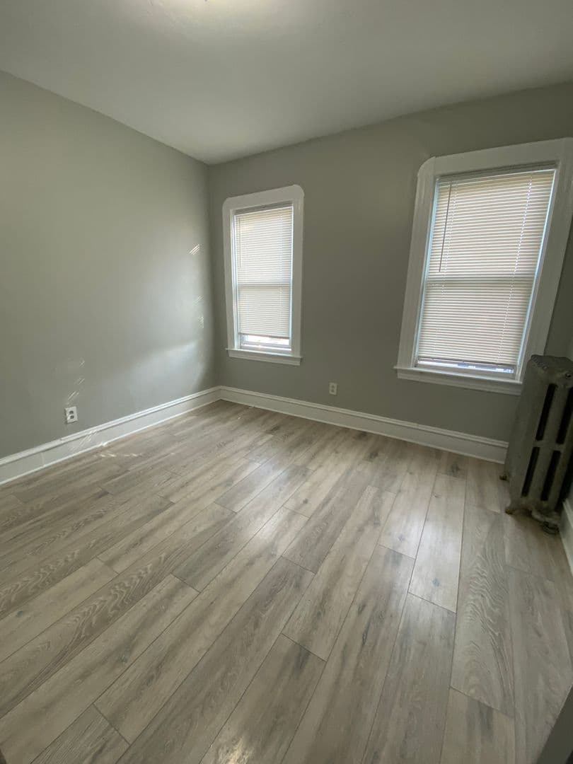 Fall River Apartment: 775 Plymouth Ave