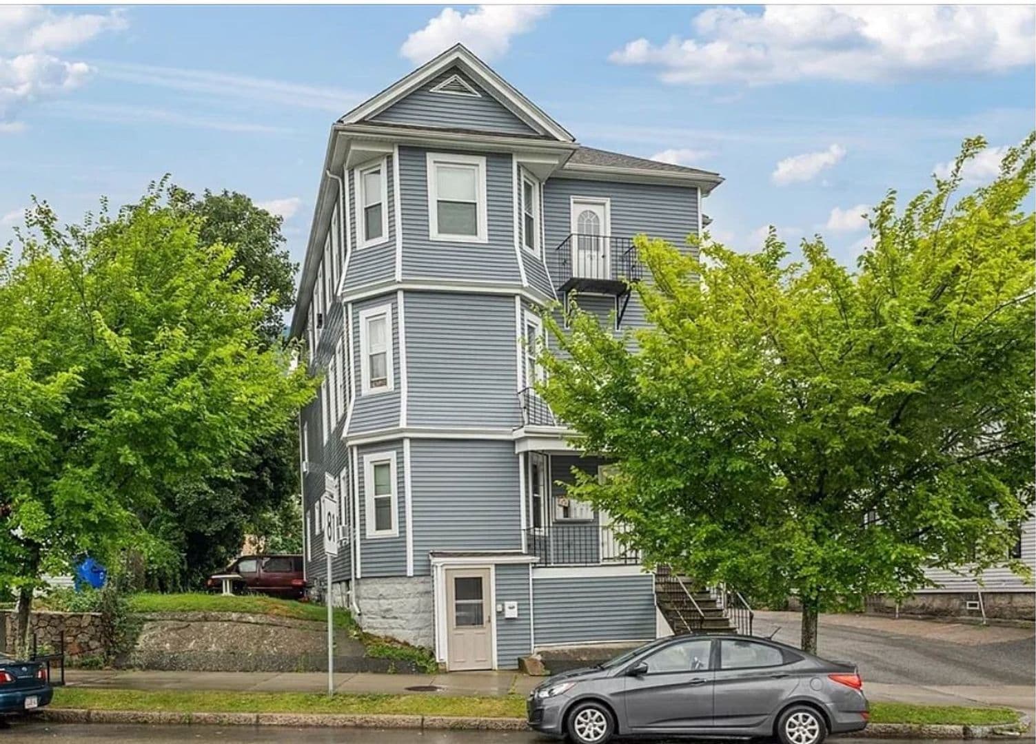 Fall River Apartment: 775 Plymouth Ave