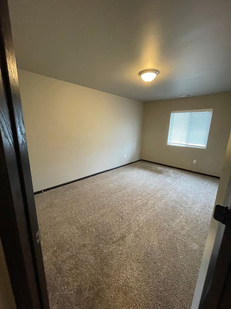Summerset Apartment: 7051 Freedom Ln