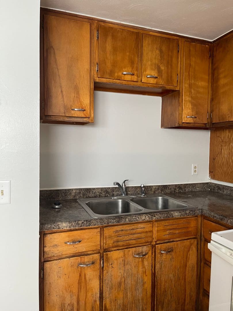 Rapid City Apartment: 208 E Saint Joseph St