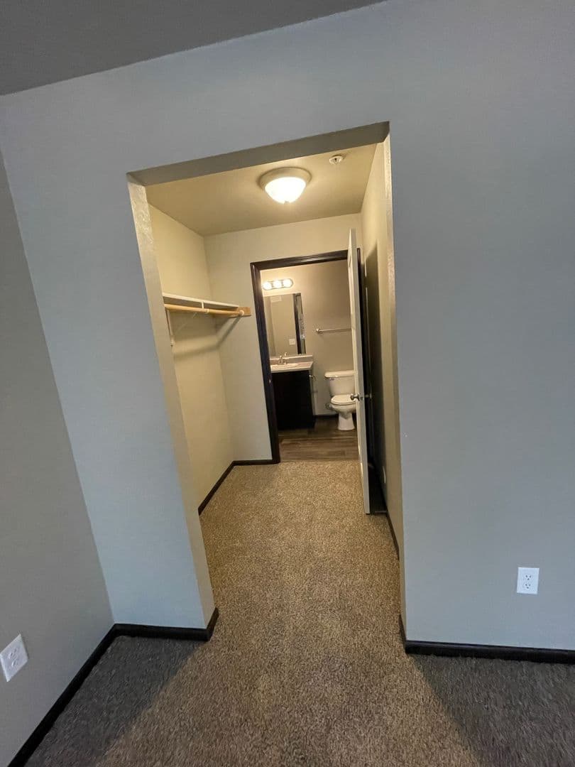 Summerset Apartment: 7051 Freedom Ln