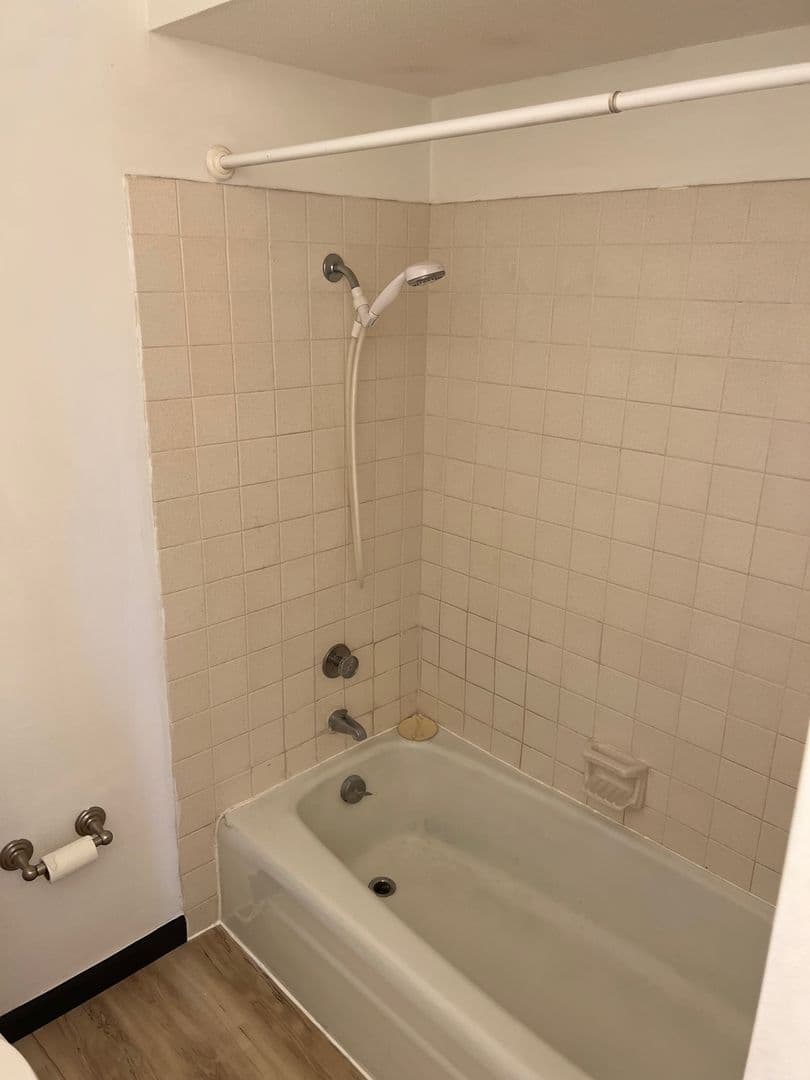 Urbana Condo: 1002 Harding Dr #304