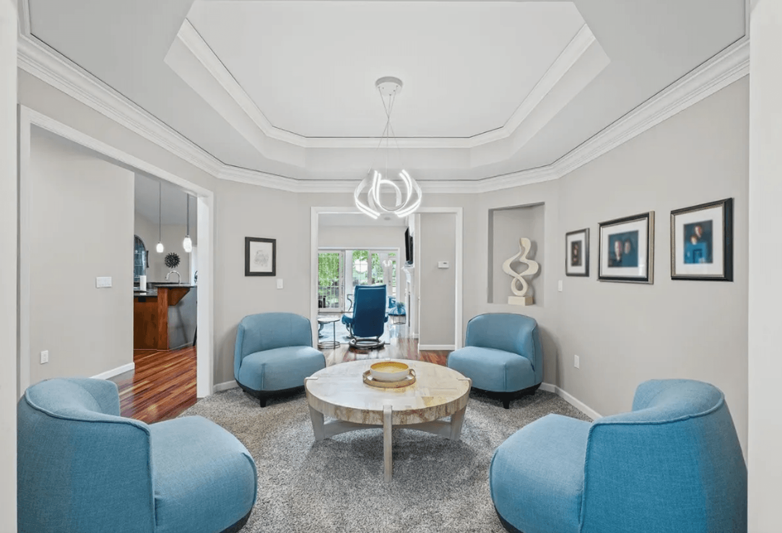 Champaign House: 1632 Cobblefield Rd