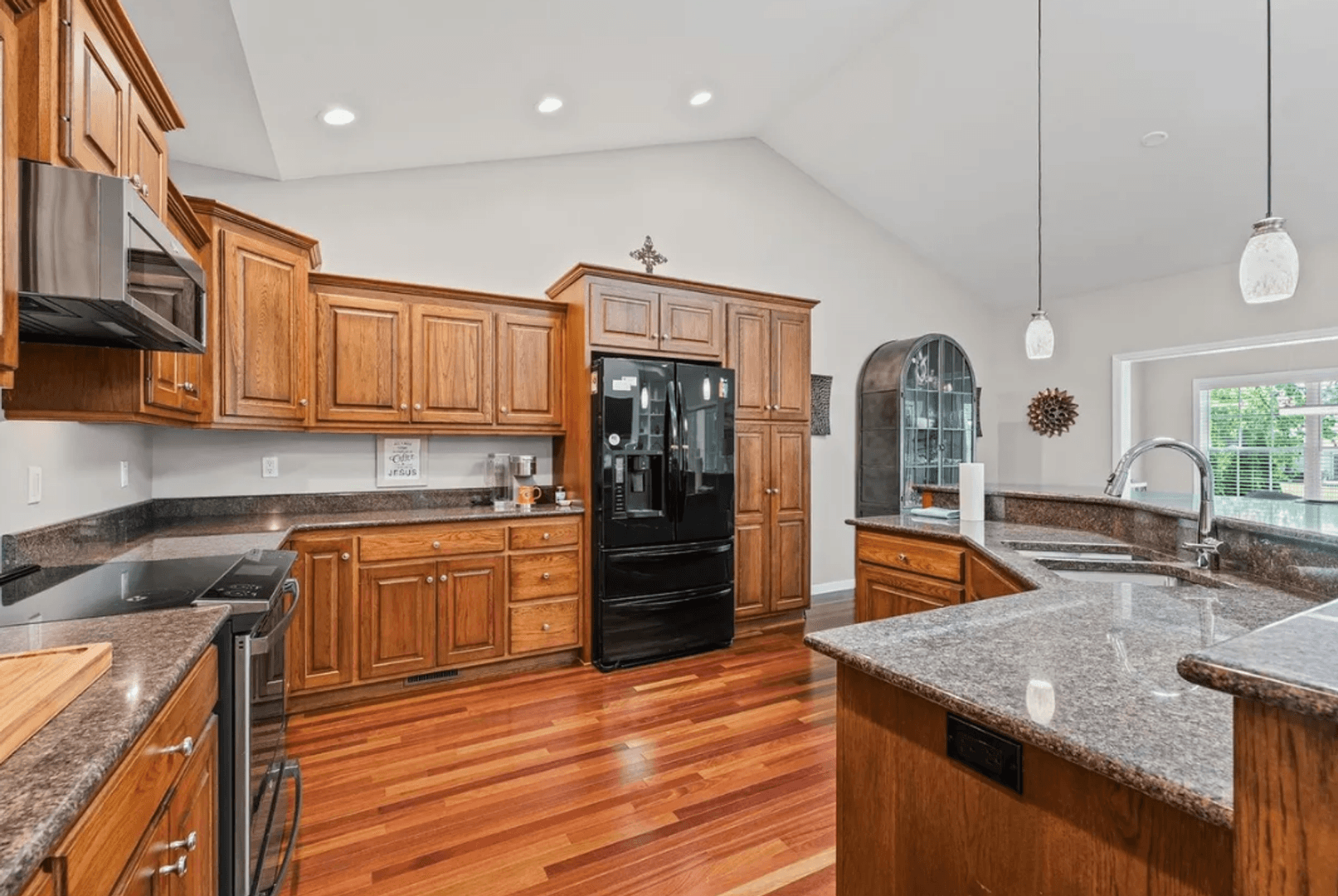 Champaign House: 1632 Cobblefield Rd