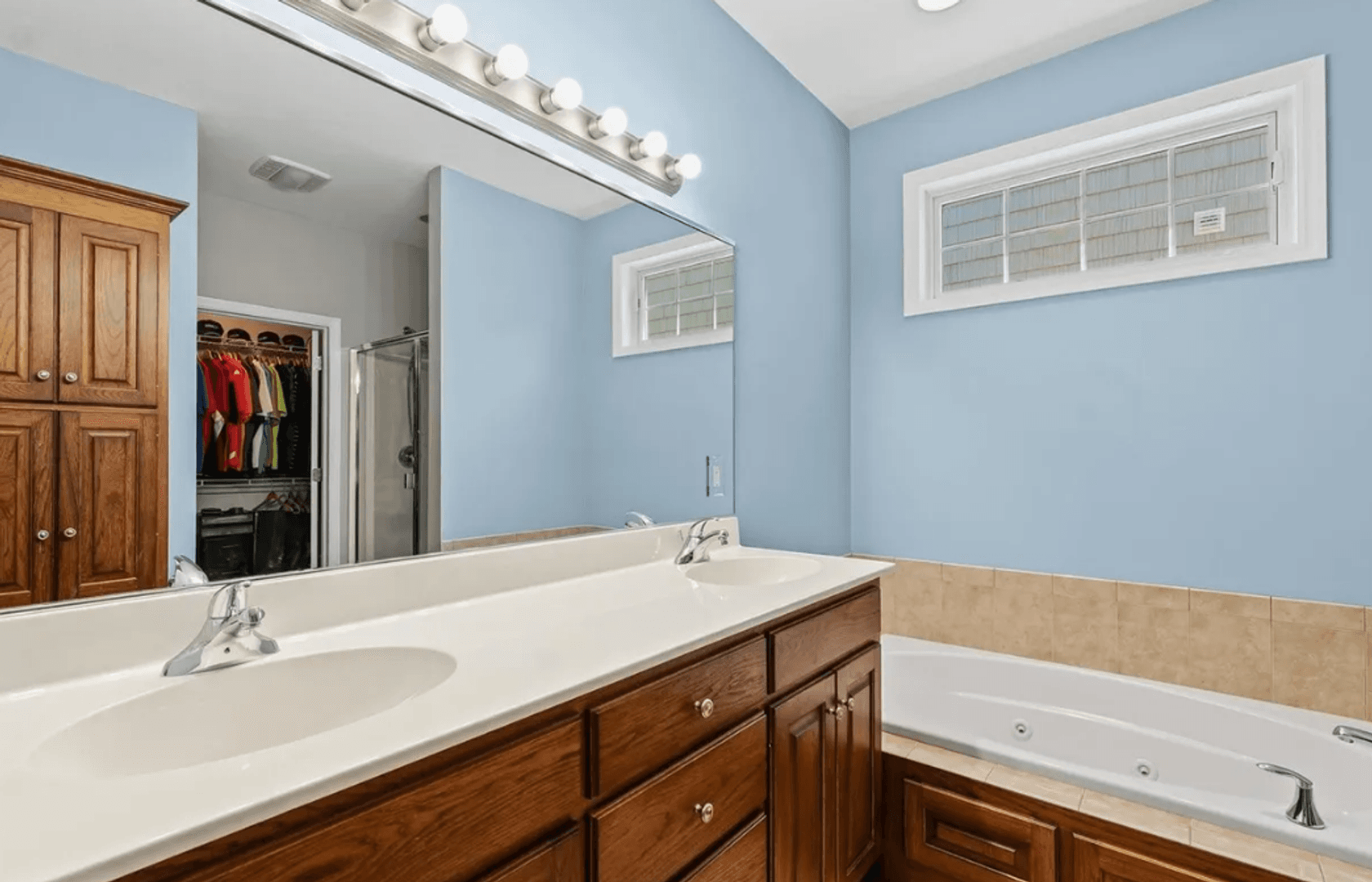 Champaign House: 1632 Cobblefield Rd