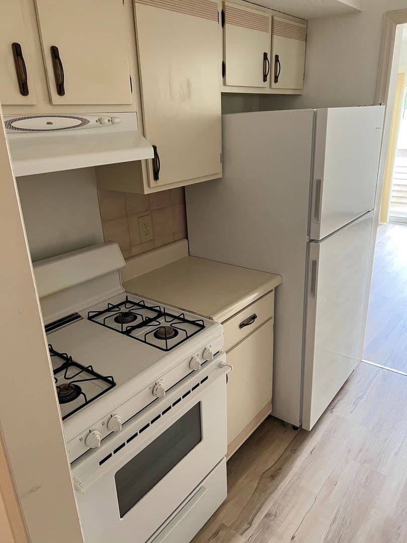 Urbana Condo: 1002 Harding Dr #304