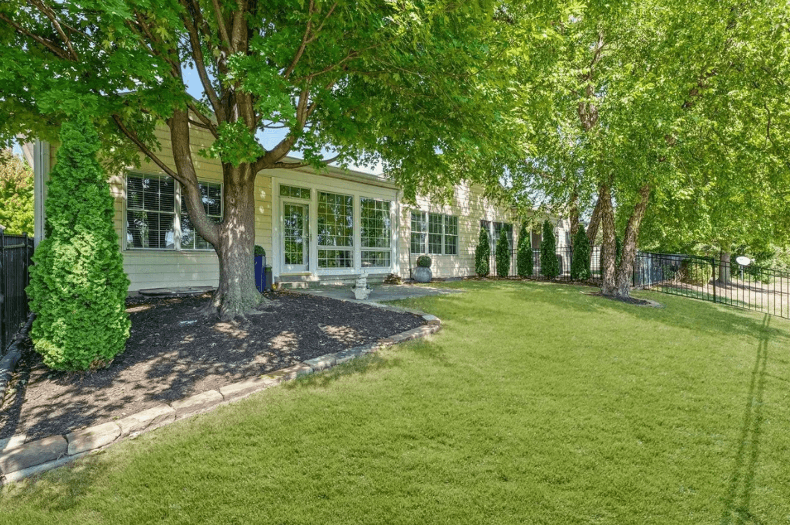 Champaign House: 1632 Cobblefield Rd