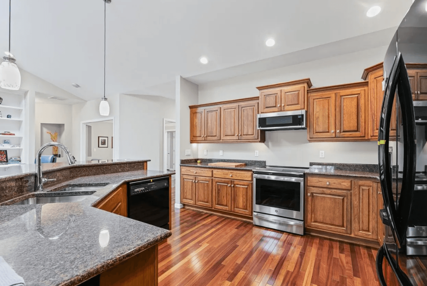 Champaign House: 1632 Cobblefield Rd