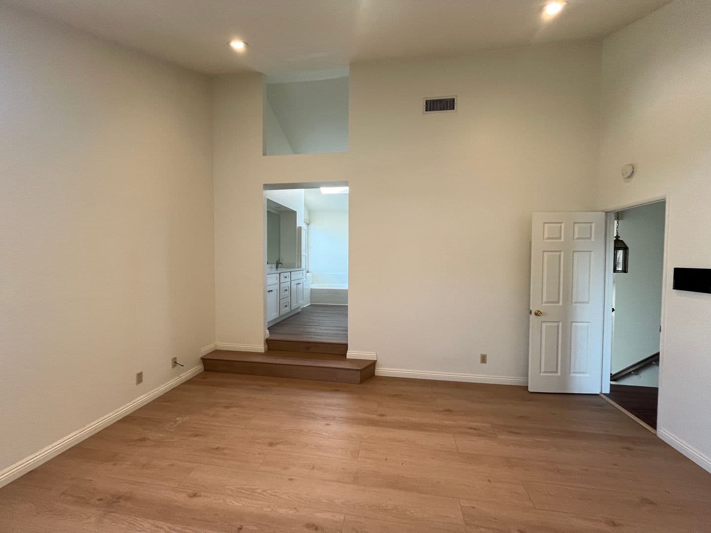 San Dimas House: 926 S. Essex Road