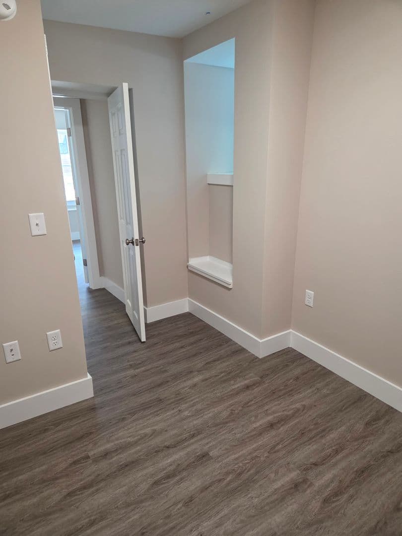 Winooski Apartment: 61 Malletts Bay Avenue