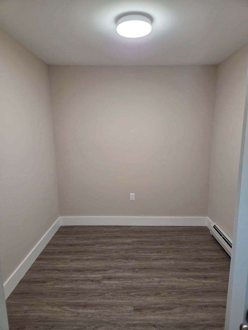 Winooski Apartment: 61 Malletts Bay Avenue