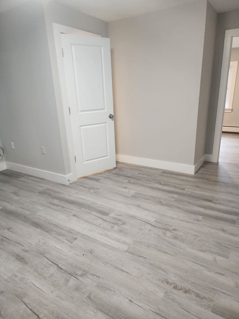 Winooski Apartment: 52 Hickok Street