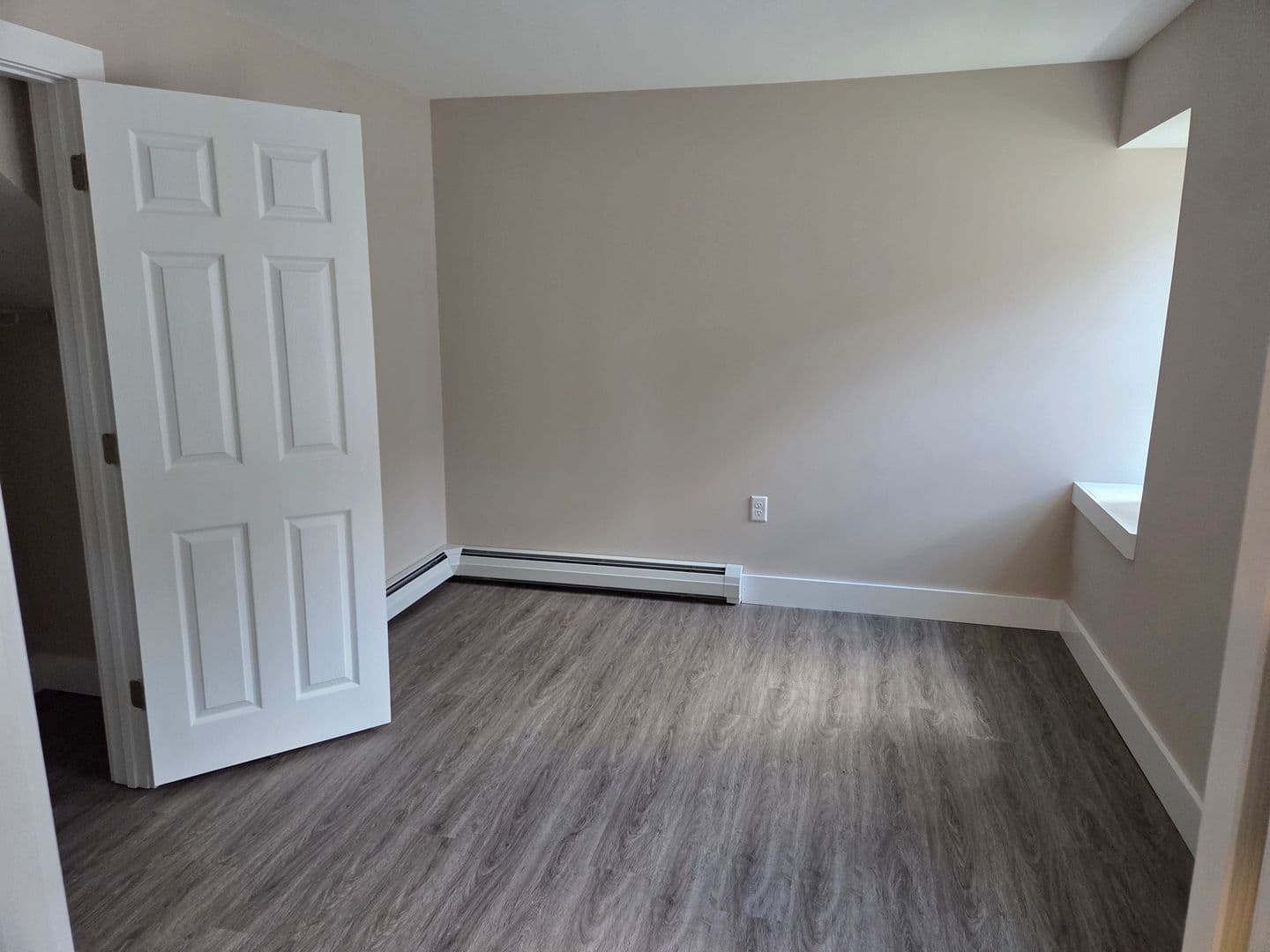 Winooski Apartment: 61 Malletts Bay Avenue