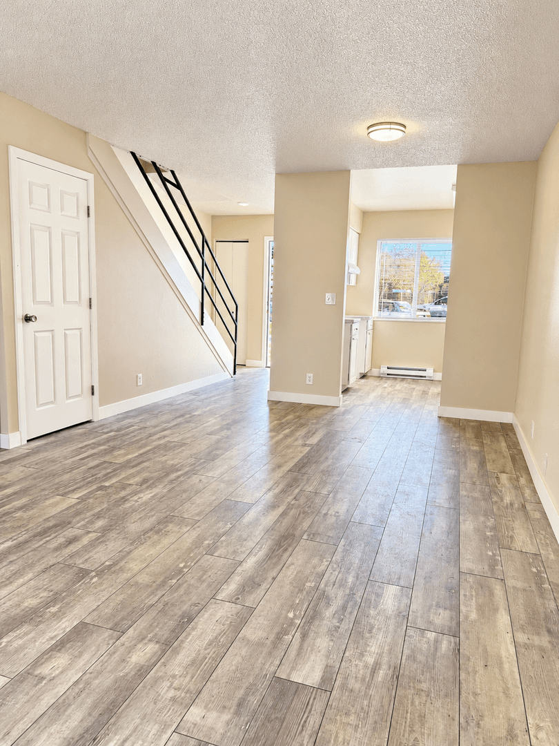 Coeur d' Alene Apartment: 2707 N Fruitland Ln