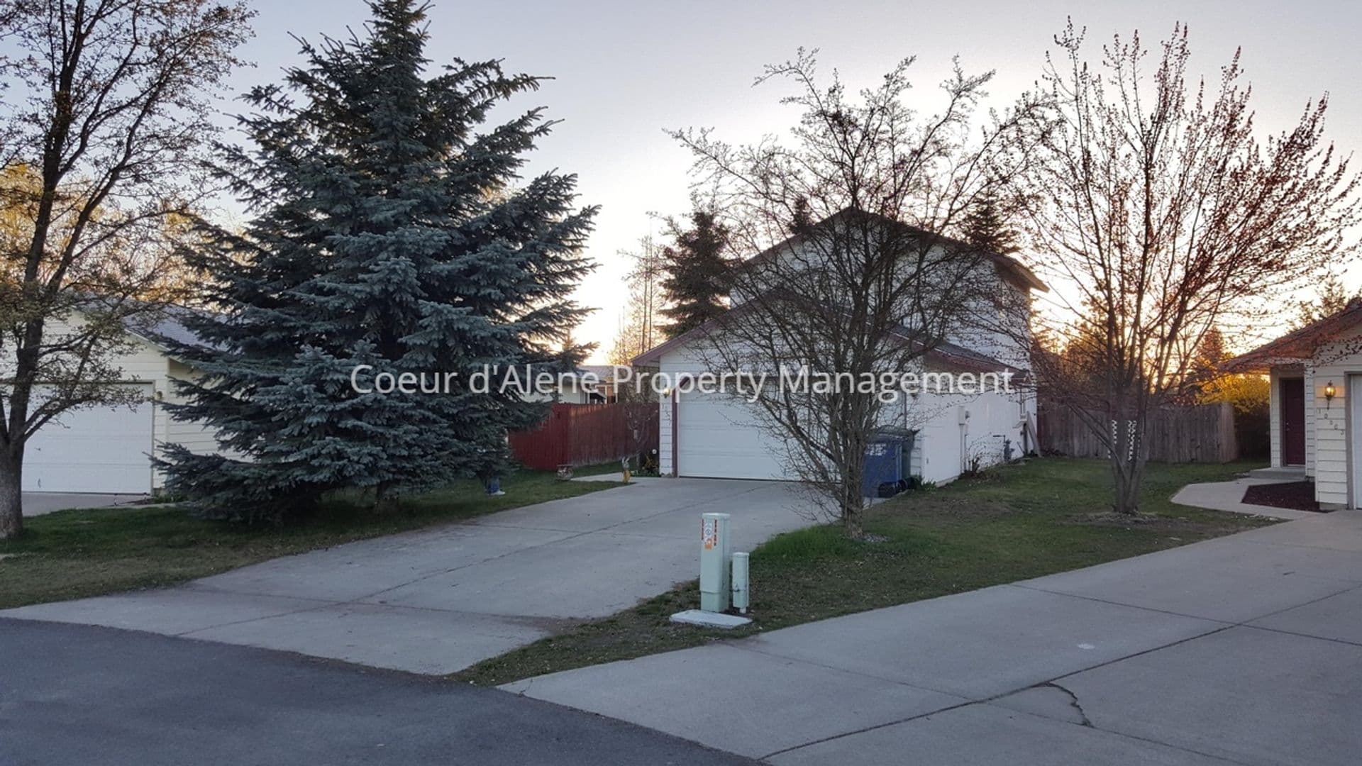 Hayden House: 10557 N Camp Ct