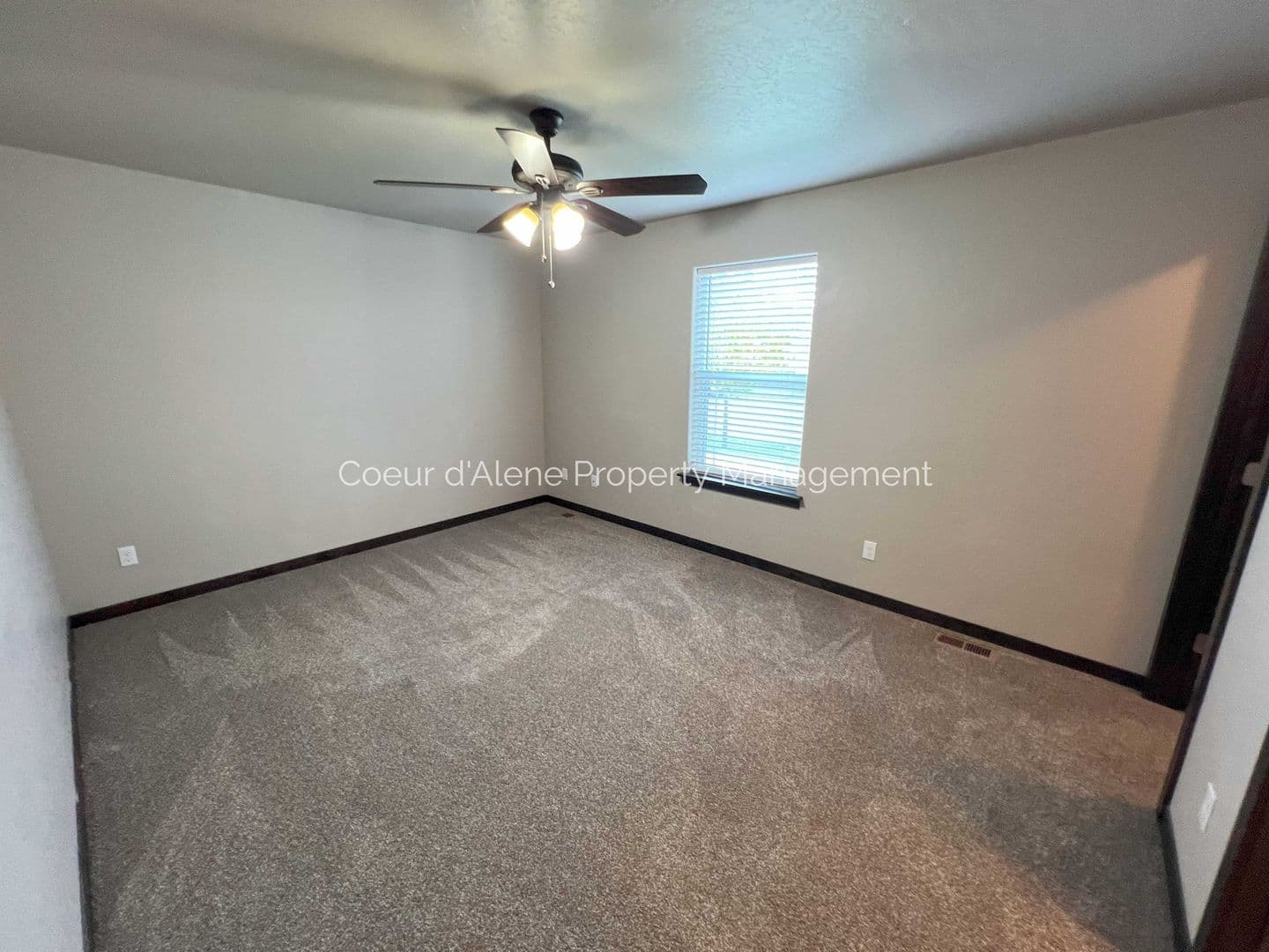 Post Falls House: 8334 Spokane St
