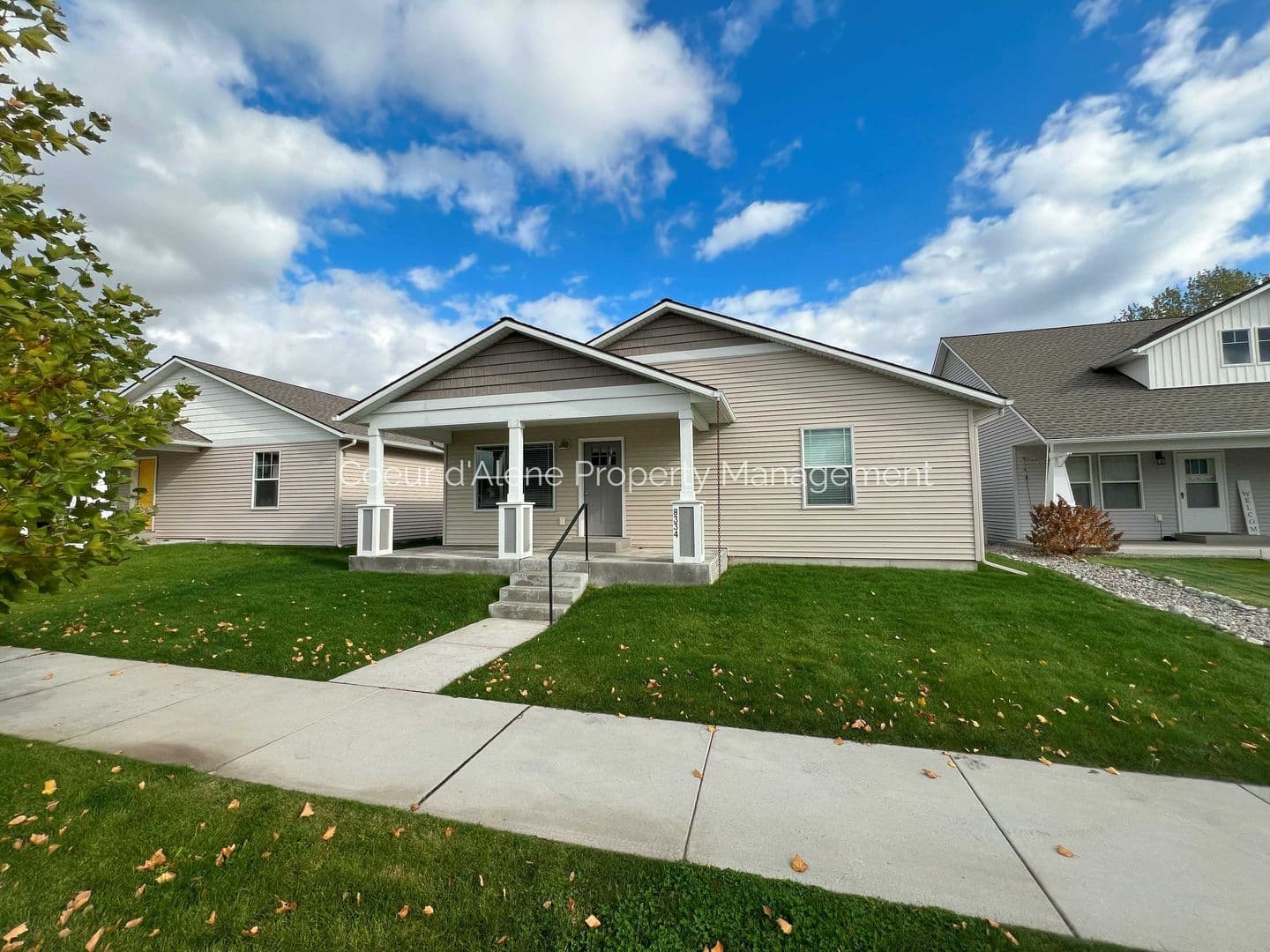 Post Falls House: 8334 Spokane St