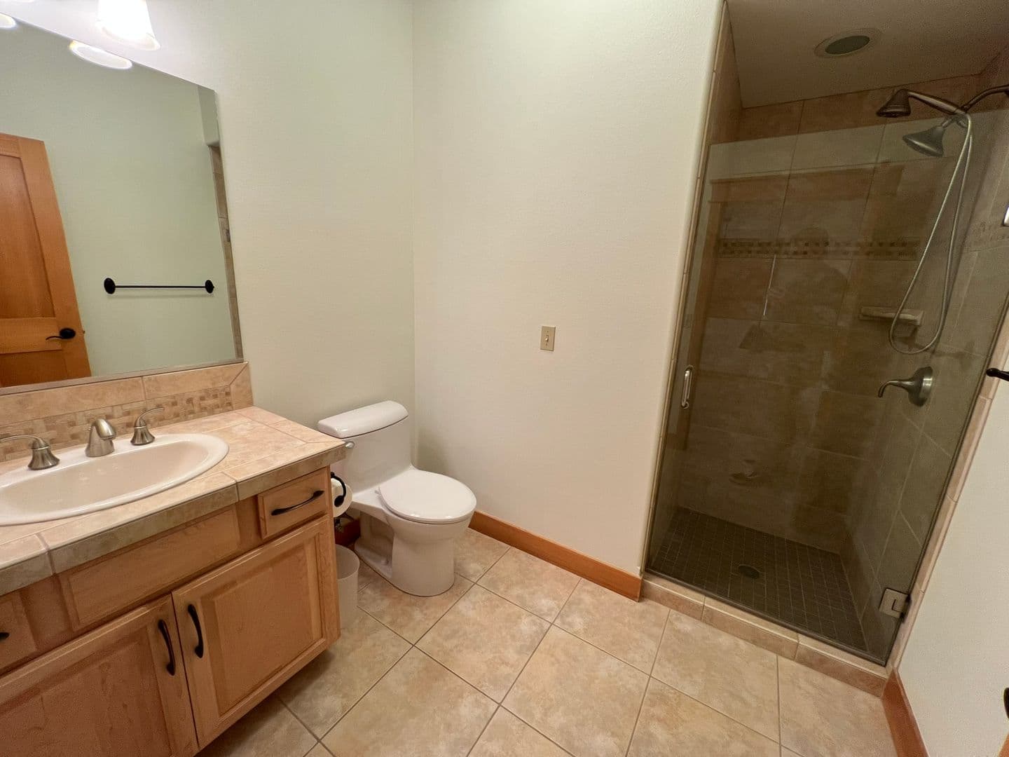 Coeur d'Alene Condo: 2151 N Main St #221