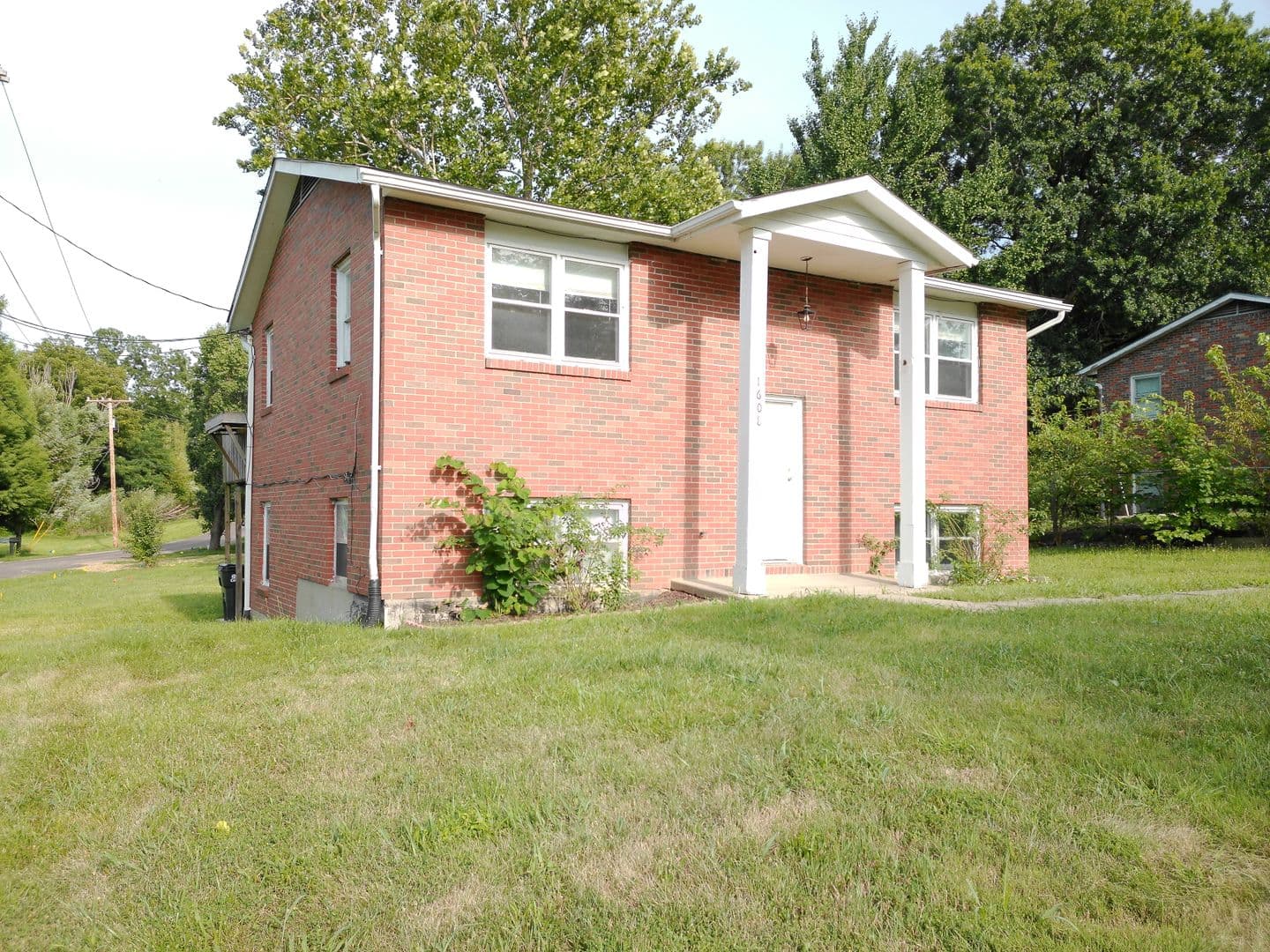 Columbia Apartment: 1608 Boyd Ln
