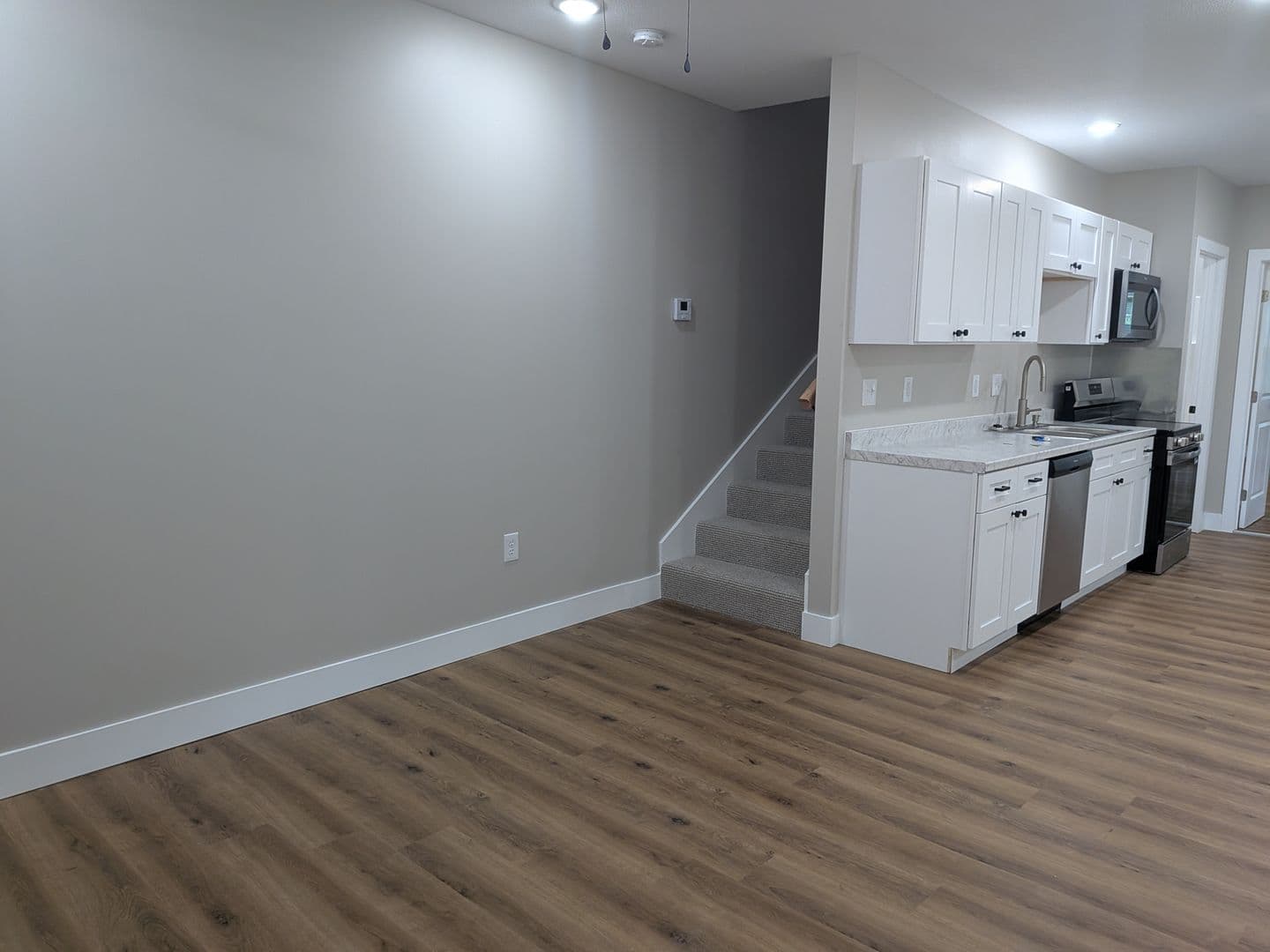 Jefferson City Apartment: 1012 E Capitol ave