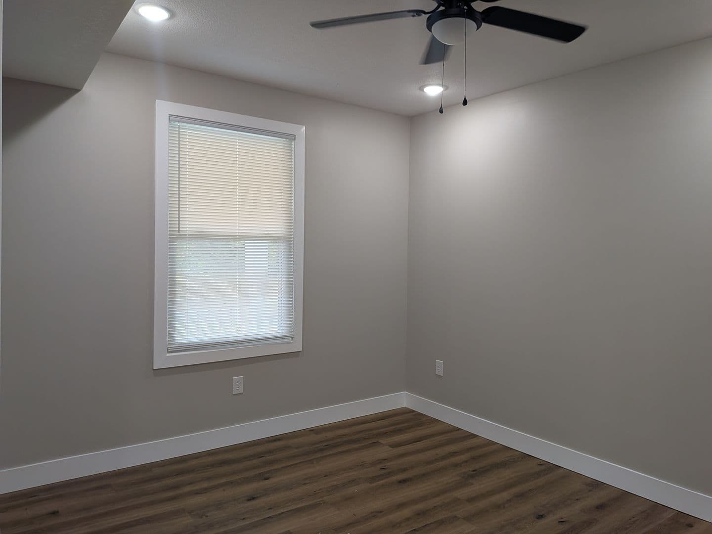 Jefferson City Apartment: 1012 E Capitol ave