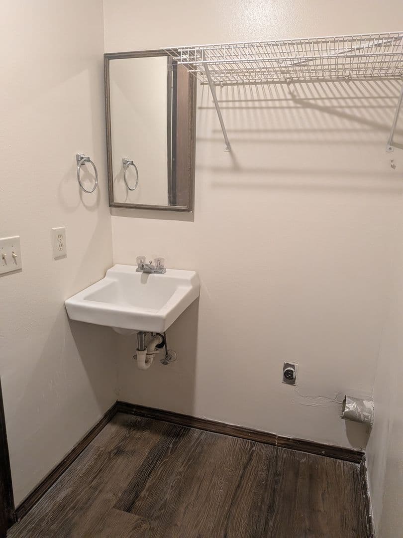 Columbia Apartment: 2411-2413 Kendallwood Rd