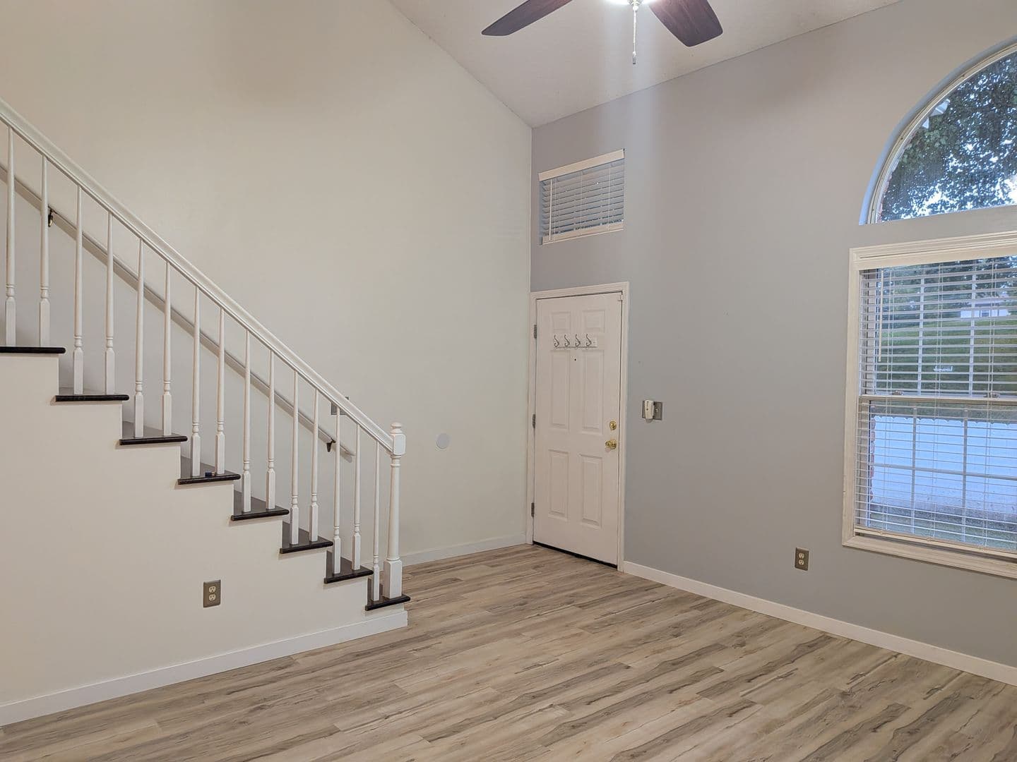 Columbia Condo: 4703 Brandon Woods St.