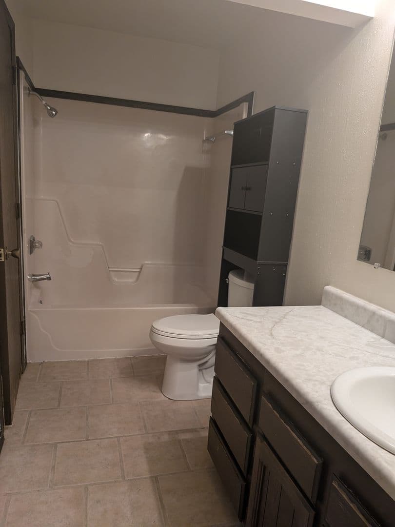 Columbia Apartment: 2411-2413 Kendallwood Rd